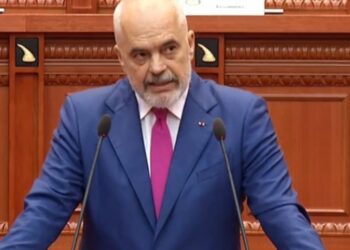 Rama: Deri në fund të mandatit, paga minimale do të shkojë nga 30 në 40 mijë lekë të reja