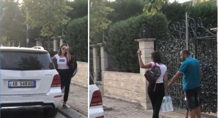 VIDEO/ Gruaja e Adriatik Llallës u tregon gishtin e mesit gazetarëve