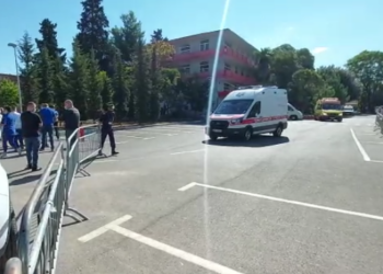 Situata e COVID-19 në spitale/ Në infektiv 7 urgjenca brenda 3 orësh, shtrimet e reja kryesisht në moshat mbi 60 vjeç