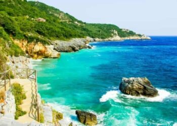 “Peshkoi” trupin e pajetë, por e rihodhi në det, arrestohet peshkatari