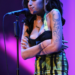 Në ankand fustani i performancës së fundit të Amy Winehouse