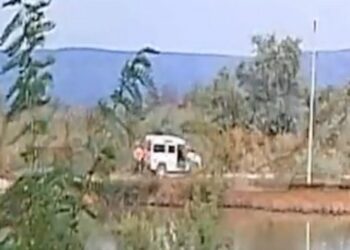 PAMJET E EKZEKUTIMIT/ Në më pak se 10 sekonda, autori e qëlloi për vdekje nënkomisarin dhe i dha gaz makinës me shpejtësi