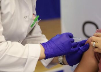 Dozë e tretë për të luftuar virusin?/ OBSH: E panevojshme, mjaftojnë ato që janë zyrtarizuar deri më tani