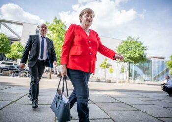 15 mijë euro pension në muaj, makinë shërbimi dhe zyrë, çfarë do të bëjë Angela Merkel pas zgjedhjeve parlamentare