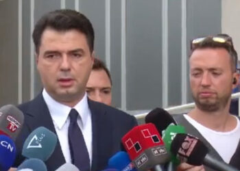 Homazhet për nënkomisarin Hoxha, Basha: Ua di dhimbjet! S’është dita për të ngritur gishtin e përgjegjësisë