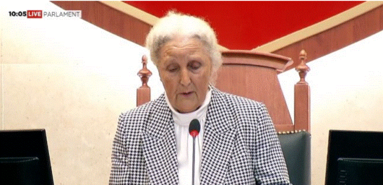 Deputetja më e vjetër e Kuvendit, Luljeta Bozo hap seancën e parë