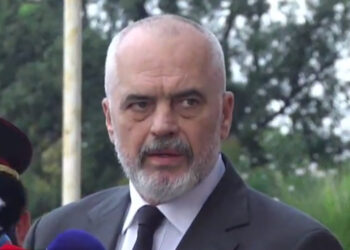 Vrasja e nënkomisarit Hoxha/ Rama merr pjesë në homazhe: Fëmijët nuk do të jenë vetëm! Mbështetje financiare nga shteti