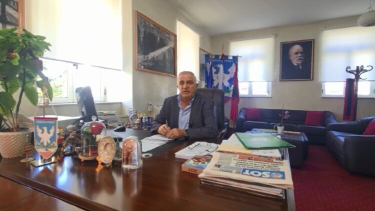 E para në Shqipëri/ Bashkia Pukë vendos kusht vaksinën ose tampon për punonjësit