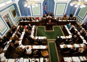 Nuk ka kuota ligjore/ Për herë të parë në Europë, gratë dominojnë parlamentin e ri të Islandës
