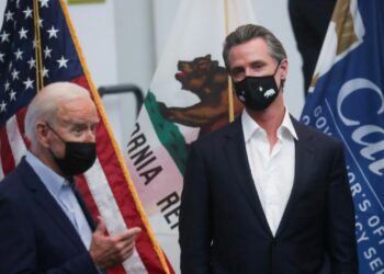 Ndryshimet klimatike, Presidenti Joe Biden vizitë në Kaliforni e cila u përfshi nga një “sezon” zjarresh