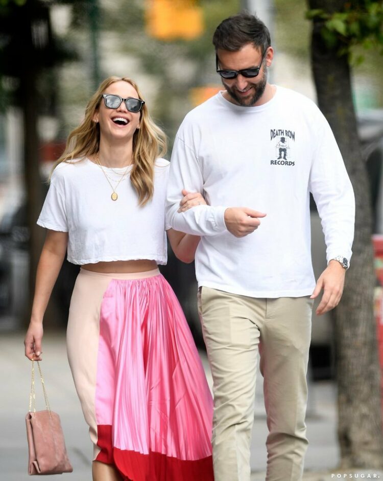 Jennifer Lawrence, në pritje të ëmbël