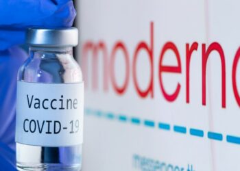 Japonia gjen grimca të zeza brenda vaksinës Moderna kundër Covid-19