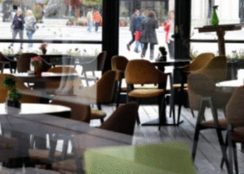 Nga sot brenda lokaleve në Kosovë lejohet hyrja vetëm me certifikatë vaksinimi ose test negativ