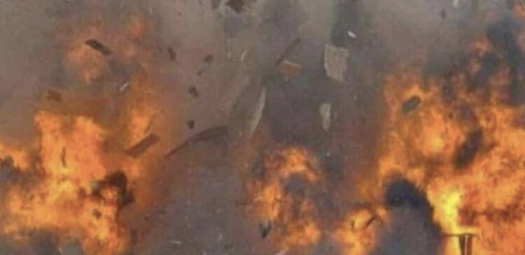Shpërthen bomba në hyrjen e xhamisë në Kabul, disa persona të vdekur