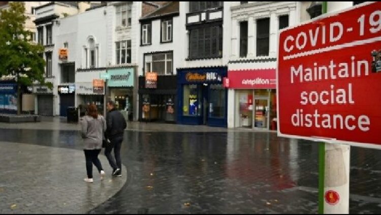 Situata shqetësuese në Britani, regjistrohen 49,000 raste me COVID brenda një dite