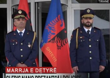 Gazetarja e TCH: Gafa me uniformat e policisë në ceremoninë e drejtorit të ri, SPAK të reagojë