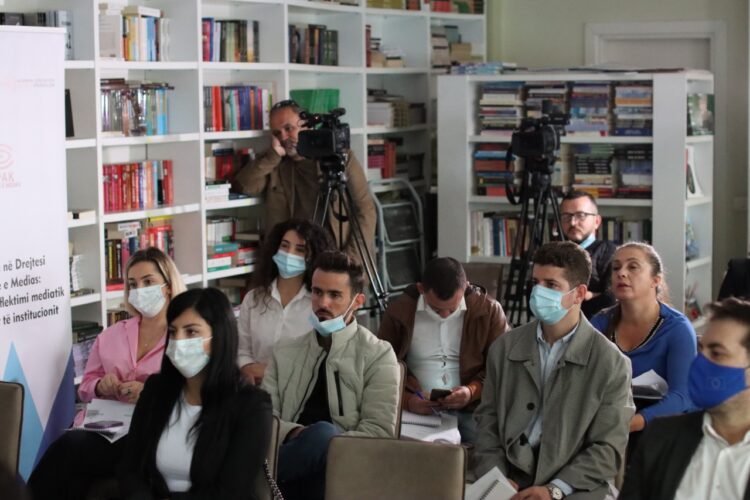 Konferenca “SPAK në Sytë e Medias dhe reflektimi mediatik i aktivitetit të institucionit”(FOTO)
