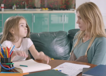 Pyetjet më interesante që fëmijët e sotëm ua bëjnë prindërve të tyre