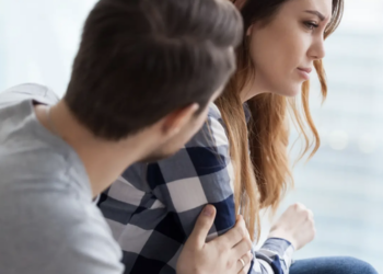 6 gjëra që NUK duhet t’ia thoni dikujt që vuan nga ankthi