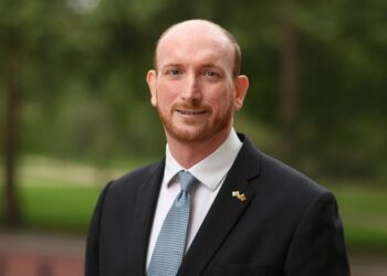 Ambasadori britanik, King-Smith: Nga 11 tetori, pasaporta shqiptare e vaksinimit do të njihet në Britani