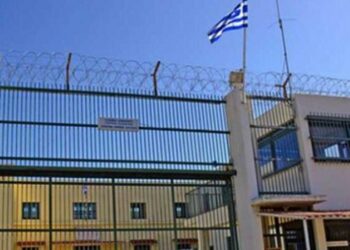 Sherr mes të dënuarve në Greqi/ Shqiptari bën për spital rumunin. Si ndodhi ngjarja brenda burgut?