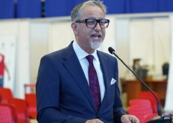 Kandidon për kryetar komune në Prishtinë, Arben Vitia jep dorëheqjen nga posti i ministrit të Shëndetësisë