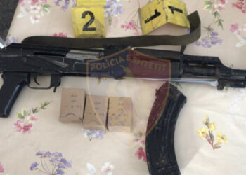 Arrestime në Lezhë/ Vëllezërit dhunuan vjehrrin e motrës, shkuan të merrnin armën