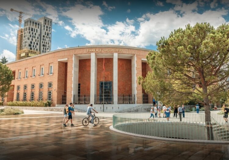 Banka e Shqipërisë bleu 56.8 milionë euro në gjysmën e parë të vitit