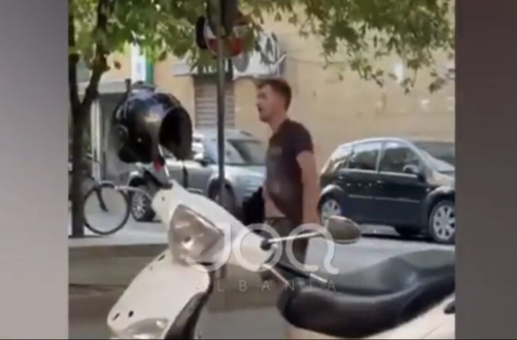 I riu TERRORIZON qytetarët në Tiranë/ Nuk lejon qarkullimin e mjeteve, qëndron në mes të rrugës