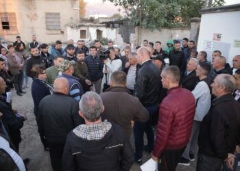 Shembjet tek “5 Maji”, Rushaj me banorët: Qeveria po tallet, duhet dëmshpërblim për pronën