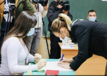 Mbyllen votimet për zgjedhjet lokale, sonte pritet rezultati paraprak