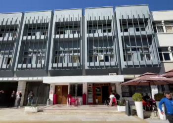 Mafia e pronave në bregdet, arrestohen tre zyrtarë të Këshillit të Qarkut Vlorë