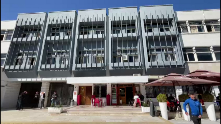 Mafia e pronave në bregdet, arrestohen tre zyrtarë të Këshillit të Qarkut Vlorë