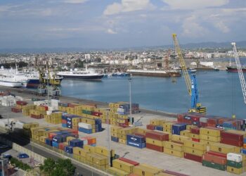 Operacion i madh në portin e Durrësit/ Vihen në pranga 4 persona për falsifikim dokumentash