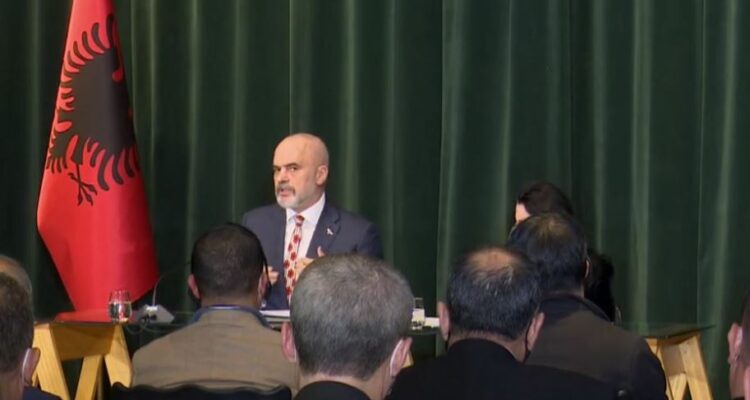 Rama: Do skanojmë shefat e ujësjellësve me ndihmën e donatorëve