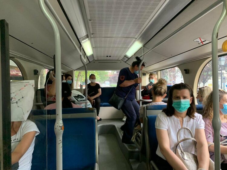 Përgjysmohen urbanët në Tiranë, Transporti publik: Nuk u plotësuan kërkesat