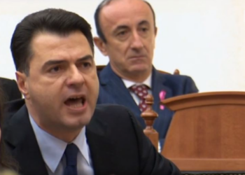 REPLIKAT/ “Horra dhe banditë, plehra, fundërrina”, Lulzim Basha nuk përmbahet në Kuvend, sherr me Nikollën e Shalsin