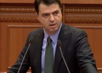 “Trekëndëshi i Bermudës”/ Basha sulmon Ramën, Berishën dhe Metën në Kuvend