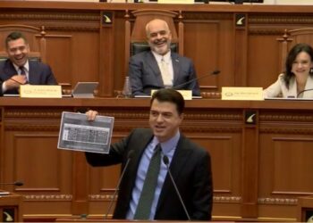 Vettingu në politikë/ Basha sfidë të hapur Ramës: Bëhu burrë e voto