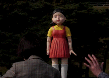 Kukulla e ‘Squid Game’ në një park në Korenë e Jugut, tërheq vizitorë të shumtë