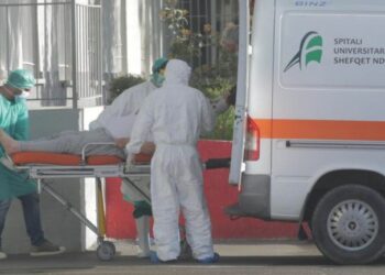 VOA: Bie lehtë numri i viktimave nga Covid gjatë javës në Shqipëri