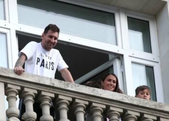 Grabitet Messi! Hajdutët i hyjnë në dhomën e hotelit në Paris