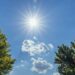 Ditë me diell dhe temperatura deri në 24 gradë