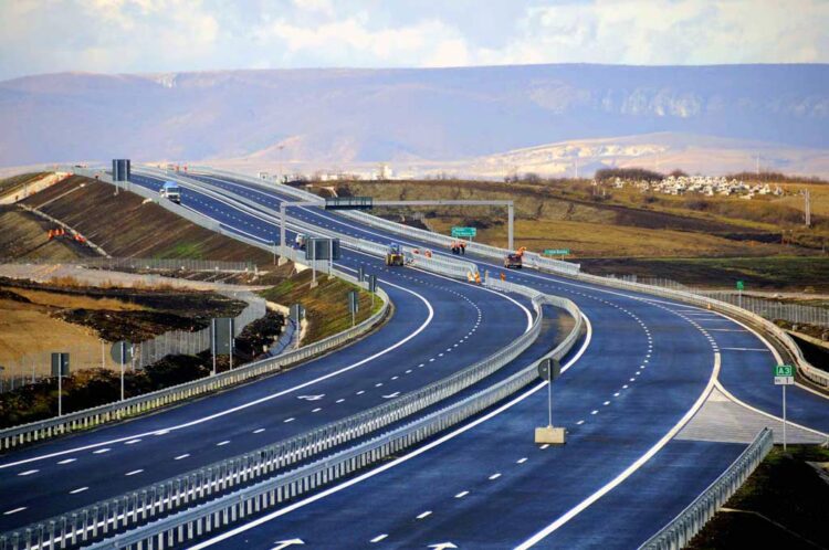 37.7 mln euro taksa të paguara për rrugën e Kombit, arkëtimet më të larta se plani i koncesionarit; Shteti dha 20 mln euro