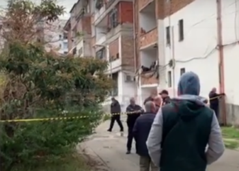 E rëndë në Vlorë/ E reja hidhet nga pallati bashkë me fëmijën e saj 2 vjeç