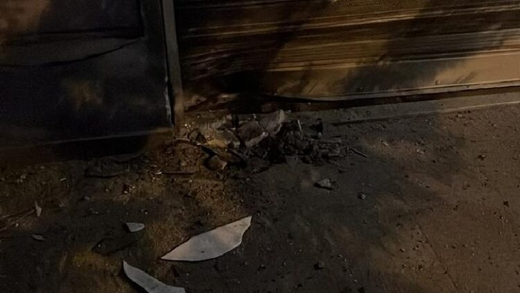 I vihet tritol një servisi celularësh në Yzberisht, nga shpërthimi vetëm dëme materiale