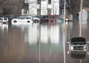 Stuhi shkatërruese në Kanada, 1 e vdekur 2 të zhdukur, qeveria: Më e rënda në 100 vitet e fundit