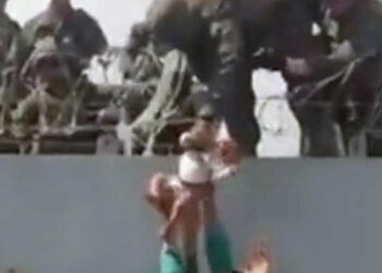 Zhduket fëmija 2-muajsh që familja afgane ua dha ushtarëve amerikanë në Kabul