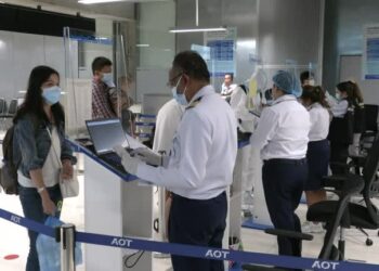 SHBA rihap kufijtë, lejohen të vaksinuarit plotësisht nga 30 shtete