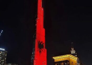 FOTO/ 28 dhe 29 nëntor, Dubai ‘vishet’ me flamurin kuqezi